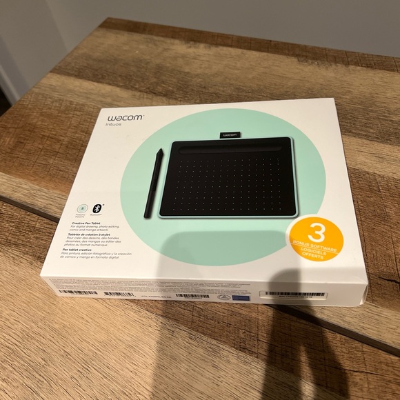 Wacom Intuos Small Wireless Graphics Tablet - Picture 2 of 5